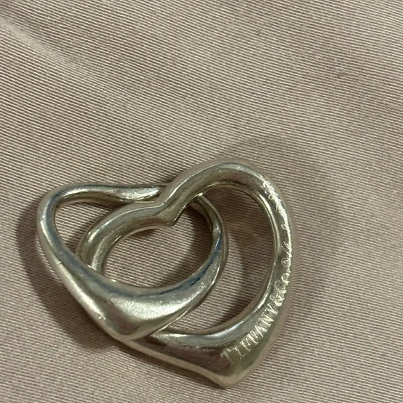 Vintage Tiffany & Co sterling silver double heart pendant by Elsa Peretti - Picture 6 of 10